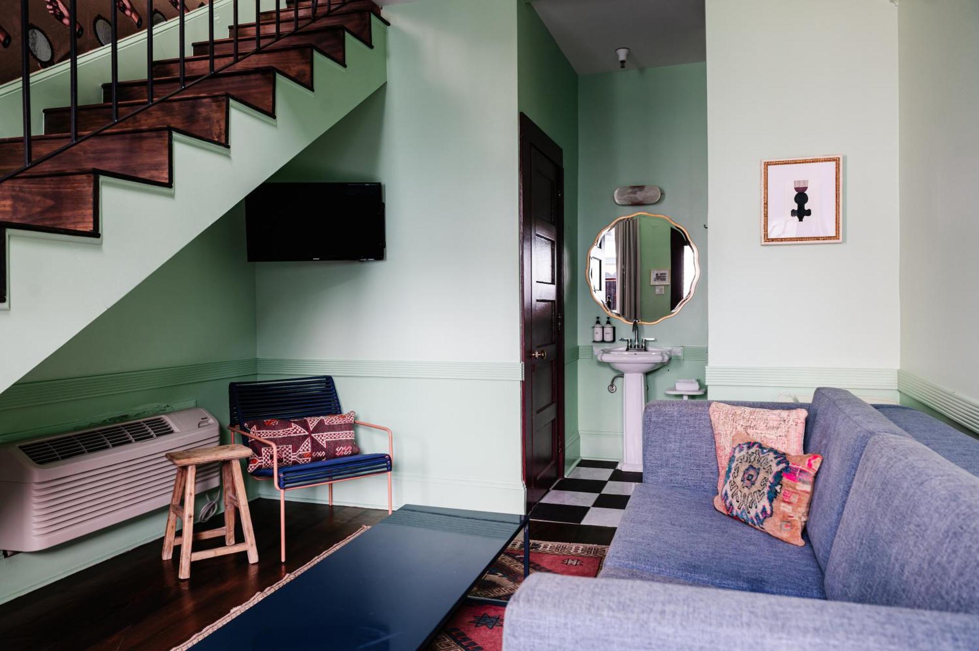 Hotel The Frenchmen New Orleans Exterior foto